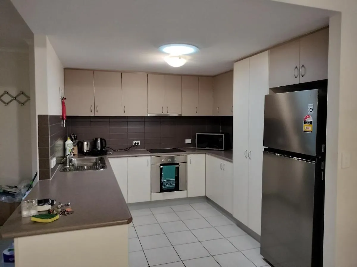 3 Bedroom 2 Bath Apartment In Cairns Queensland Australia