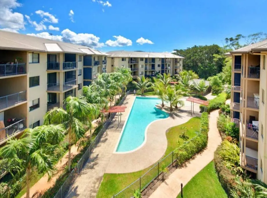 3 Bedroom 2 Bath Apartment In Cairns Queensland Australia