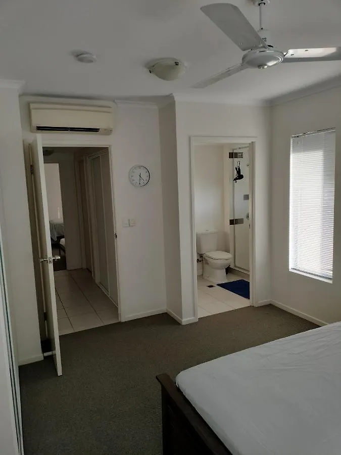 3 Bedroom 2 Bath Apartment In Cairns Queensland